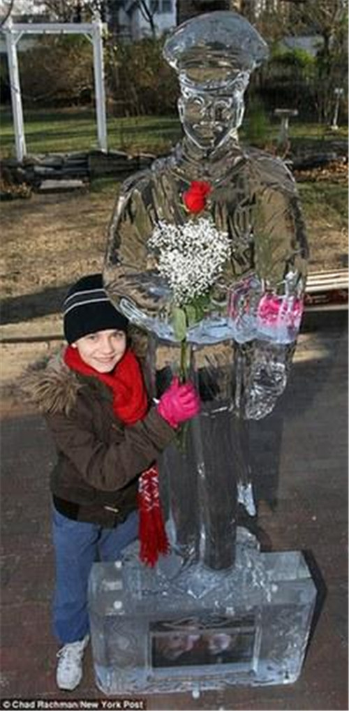 320名圣诞老人整体冲浪？？？？？？？八一八圣诞节奇闻趣事