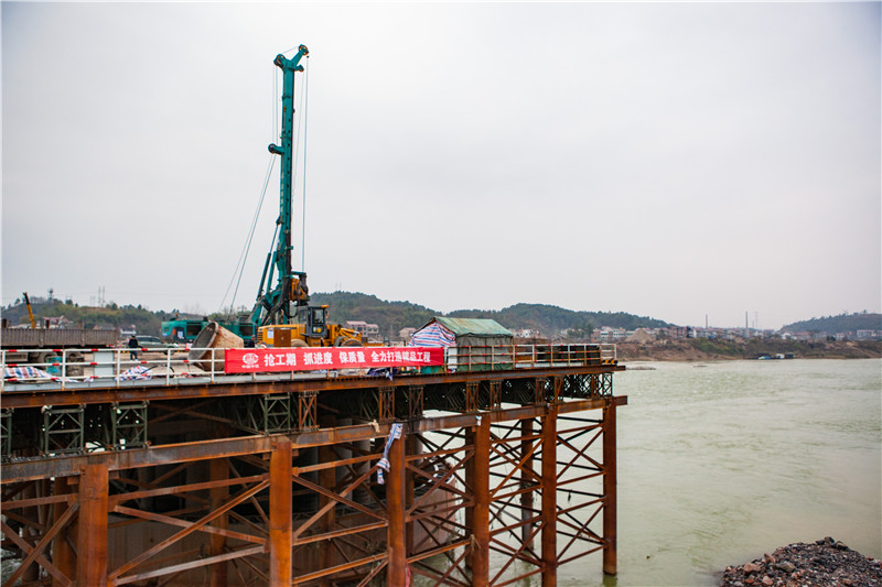 水下钻孔80米，，，，，，，，恒峰g22智能旋挖钻机震撼施工时势