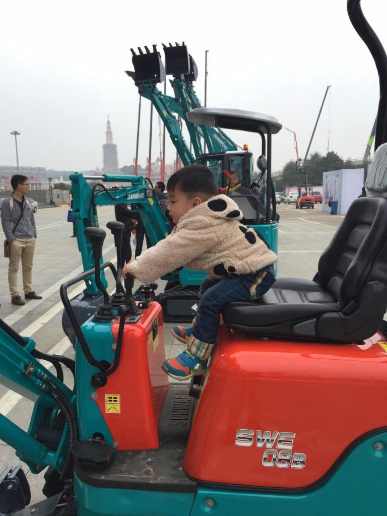 配博会上恒峰g22智能“迷你”装备展精新本色