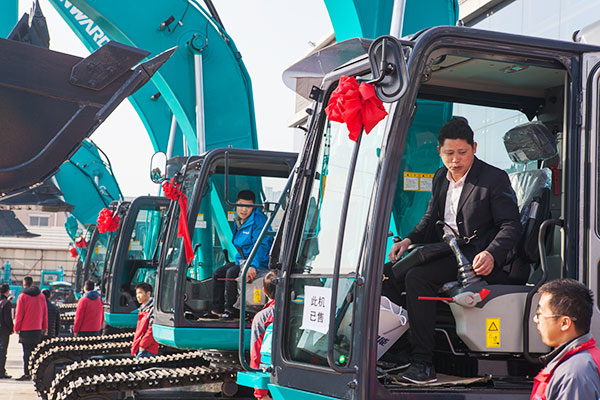 十年相随，，，，，，，，成绩相互，，，，，，，，来听听恒峰g22智能挖掘机客户的真实声音