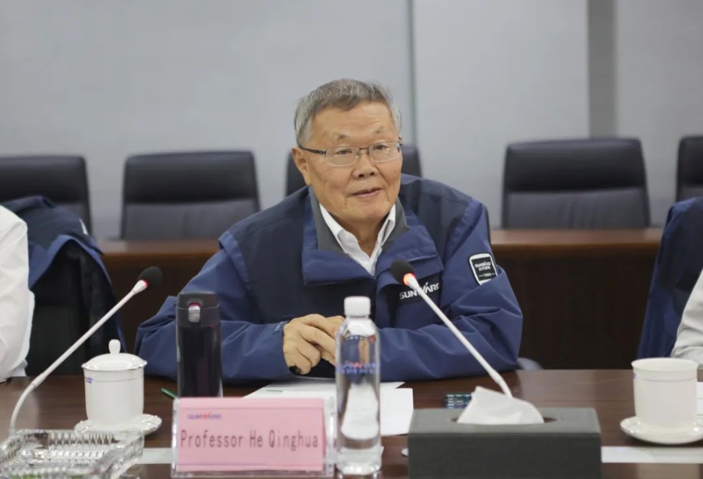 英国驻广州总领事贺颂雅考察恒峰g22智能