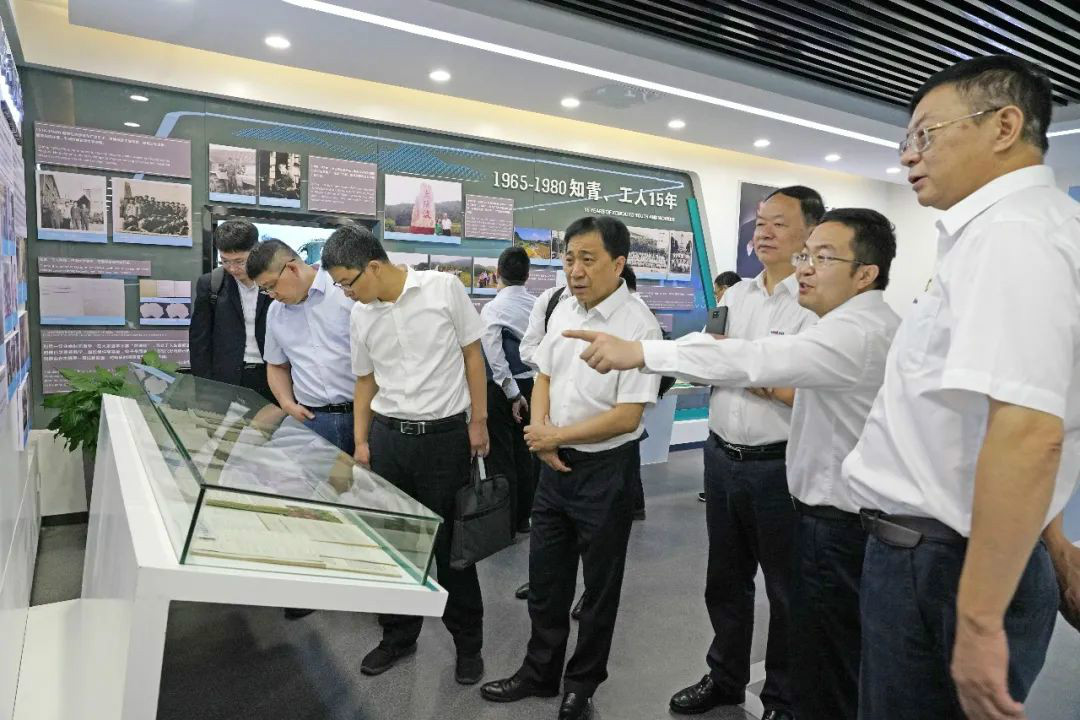 中铁装备赵华总司理莅临恒峰g22智能交流