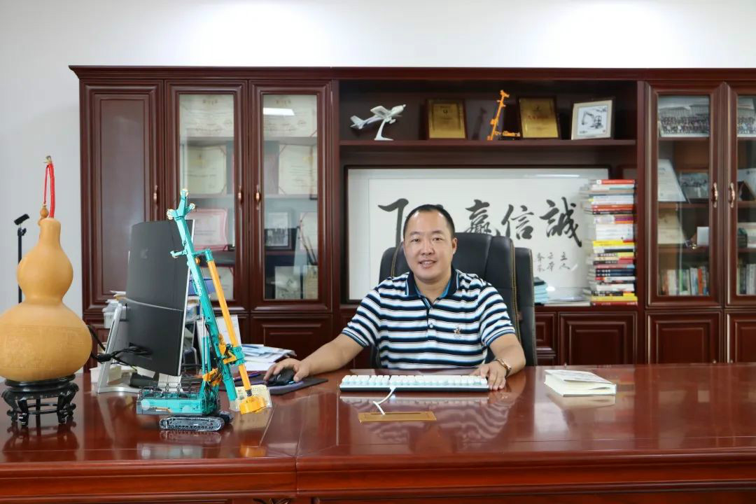 从鞋厂老板到桩工“大佬”，，，，，他以一台静力压桩机撬动财产杠杆