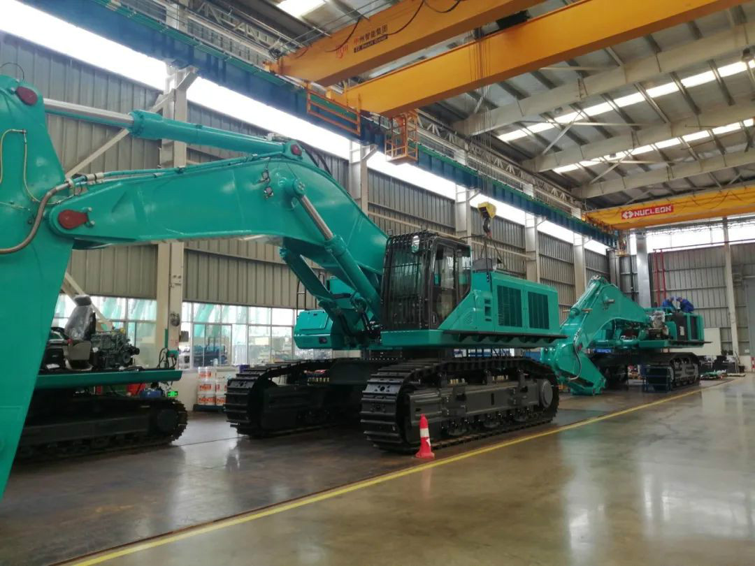 立异再出效果！恒峰g22智能超大型履带式液压挖掘机下线