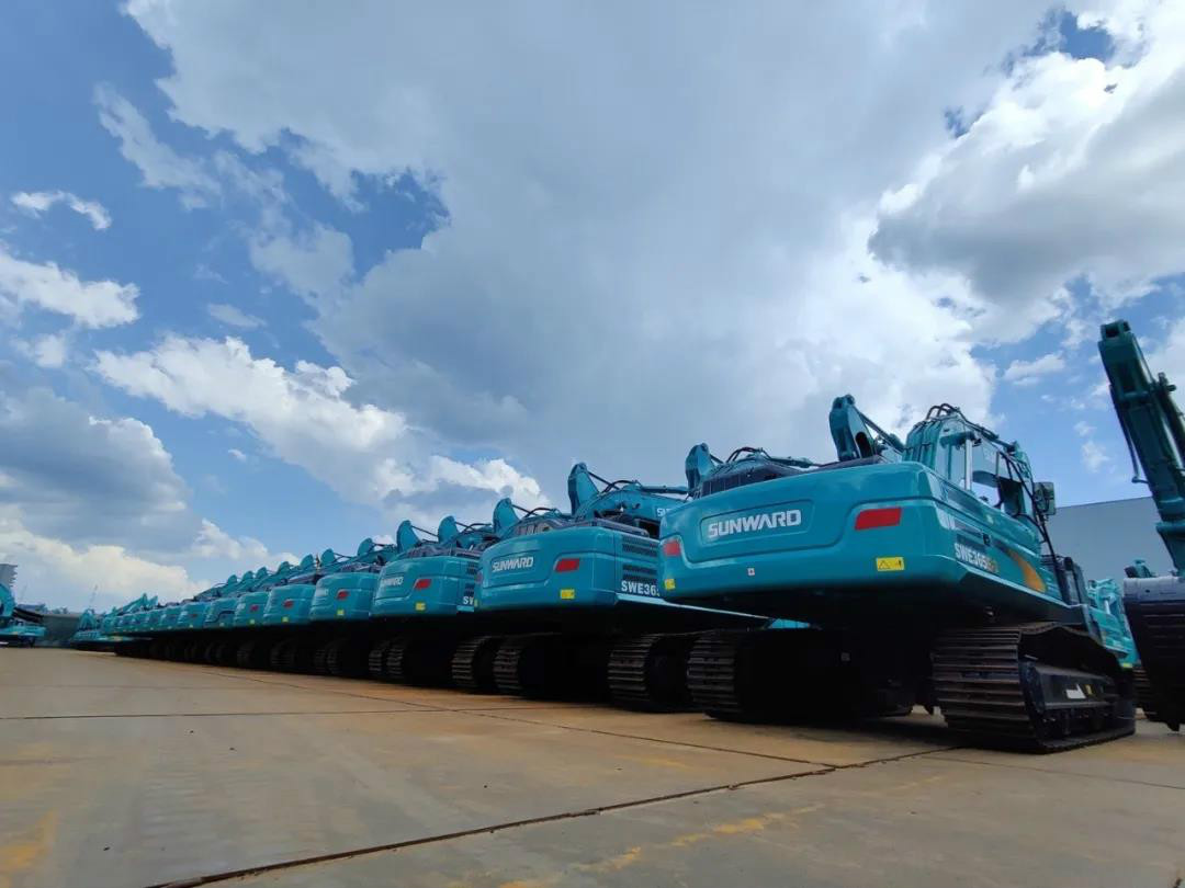 以先导式立异实现挖掘机从无到有，，，，，，，，从小到大，，，，，，，，从大到强！