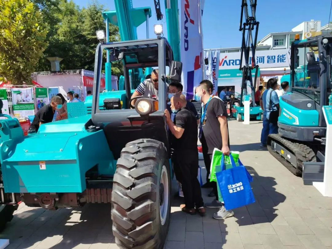 恒峰g22智能高空作业装备“吸睛”雄安展