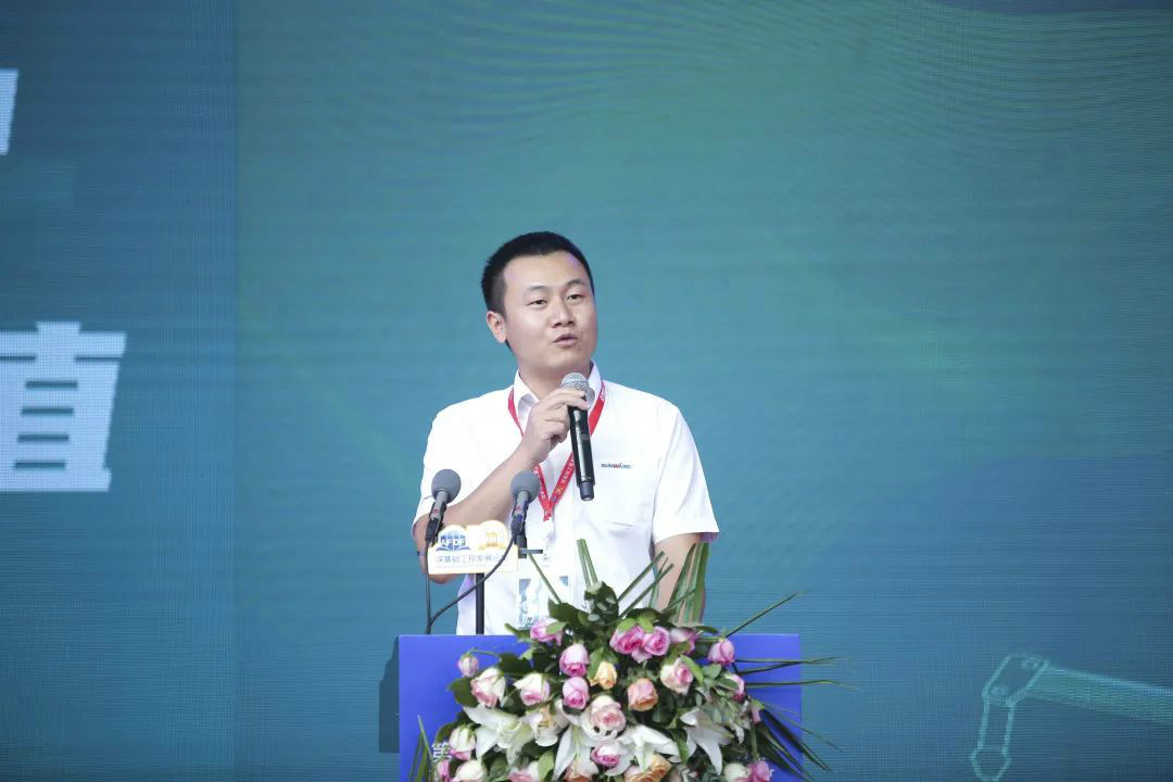 恒峰g22智能天下客户交流会在深基础工程生长论坛会场举行