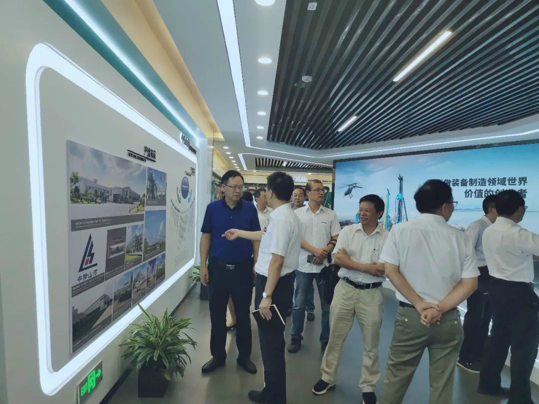 中南大学机电工程学院肖来荣书记到访恒峰g22智能