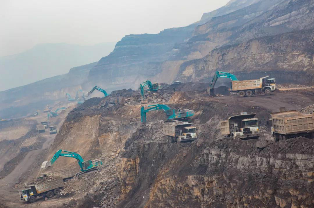 以先导式立异实现挖掘机从无到有，，，，，，，，从小到大，，，，，，，，从大到强！