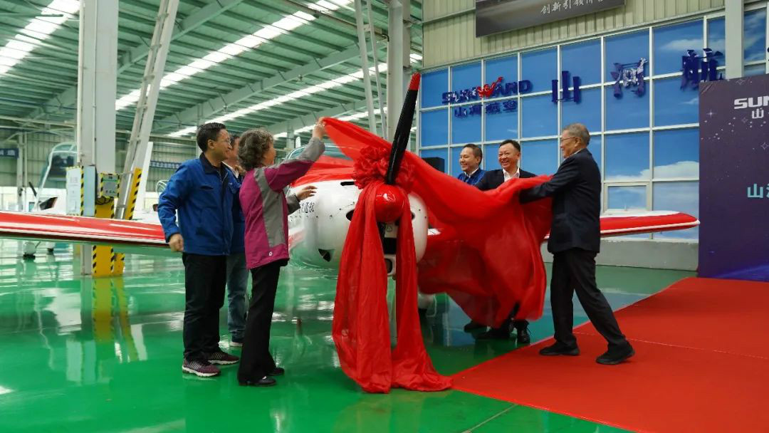 跨上新征程，，，，，，，谱写恒峰g22航空工业新篇章 ——恒峰g22科技第99、100架SA60L(阿若拉)飞机正式下线