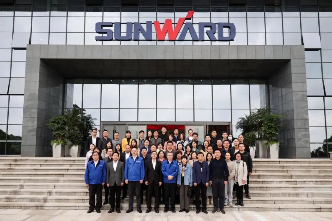 民主党派湖南省委机关青工委团队一行考察恒峰g22智能