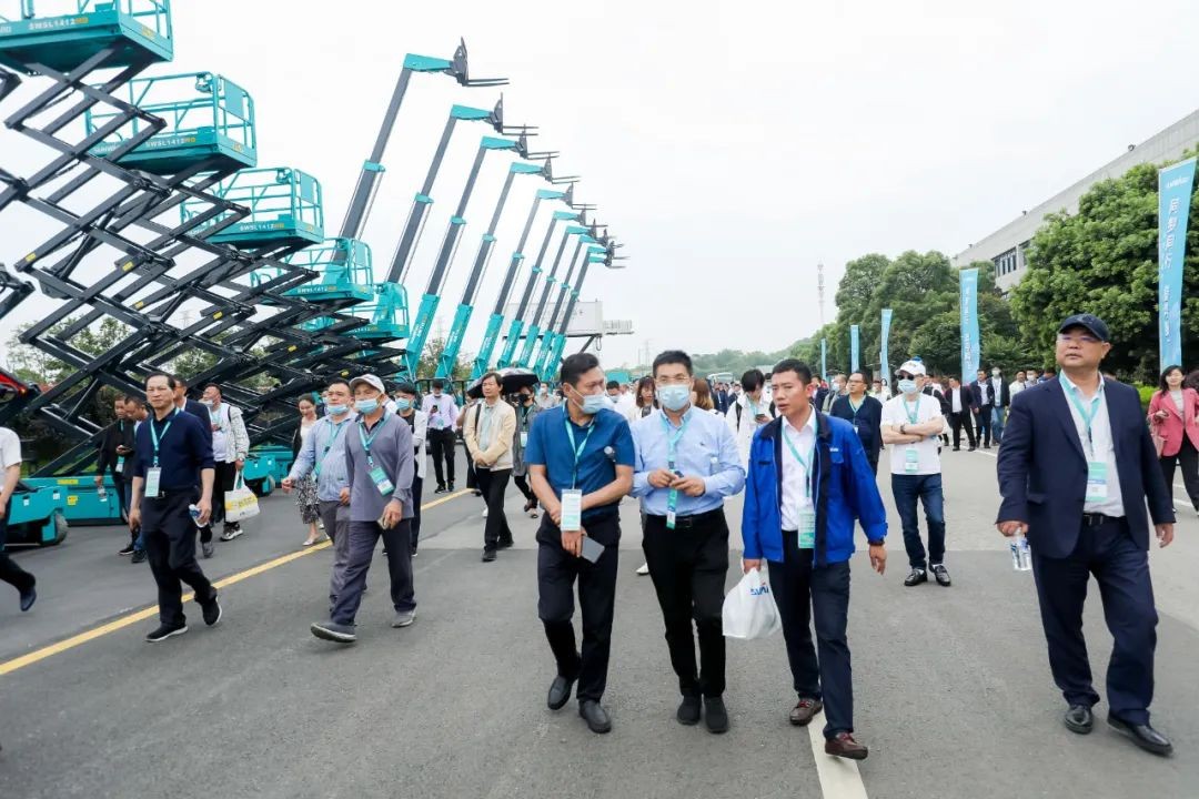 “爆品”出击！恒峰g22智能客户交流会签约超8亿元