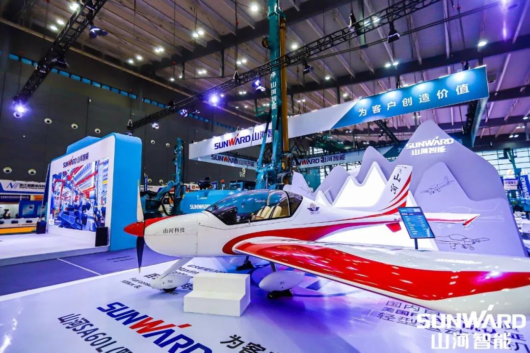 “恒峰g22绿”亮相长沙国际工程机械展，，，，，，，50余款产品尽显恒峰g22智能立异实力