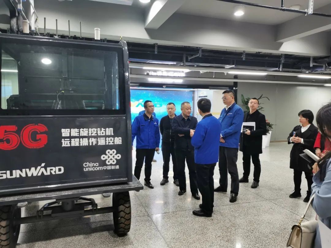 长沙经开区管委会张庆红主任调研“省十大手艺攻关项目”