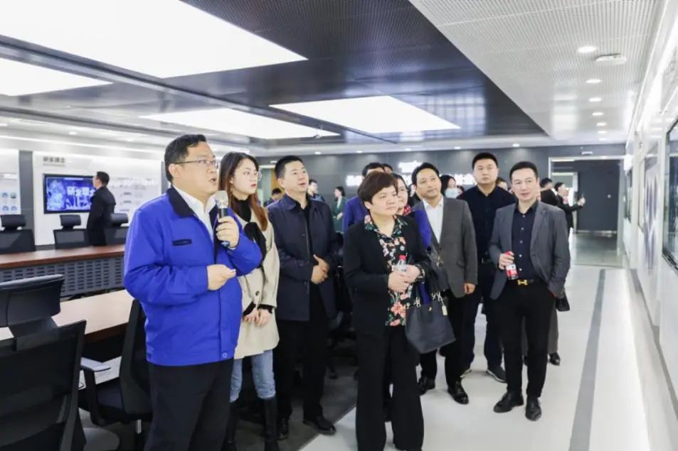 民主党派湖南省委机关青工委团队一行考察恒峰g22智能