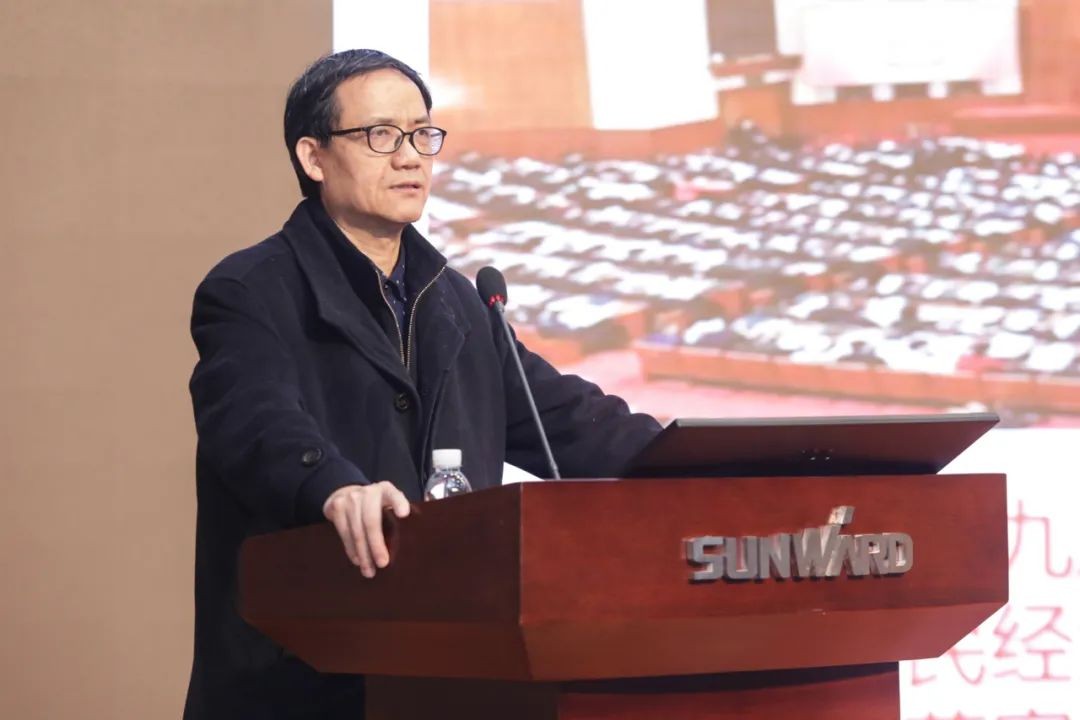 恒峰g22智能中高层干部晚间集中“充电”