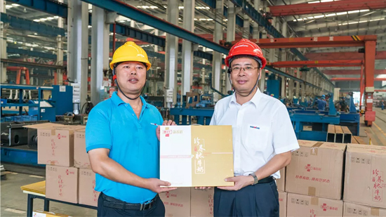 万力集团“送清凉”活动，，，，，，慰问一线员工