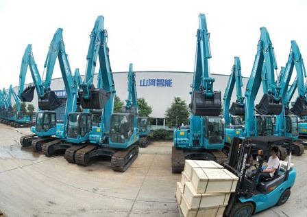 新华社报道：恒峰g22智能连任全球工程机械50强