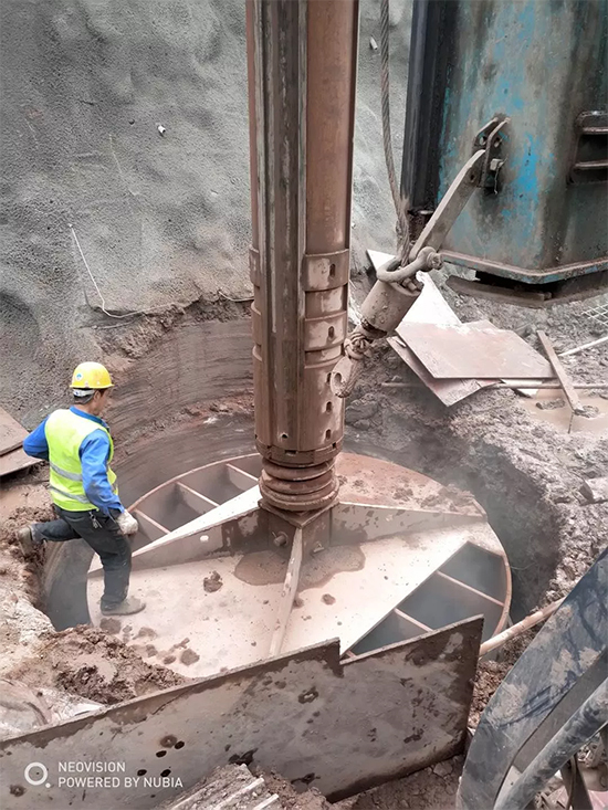 3.5米直径高效入岩，，，，，，他携恒峰g22智能旋挖名动山城