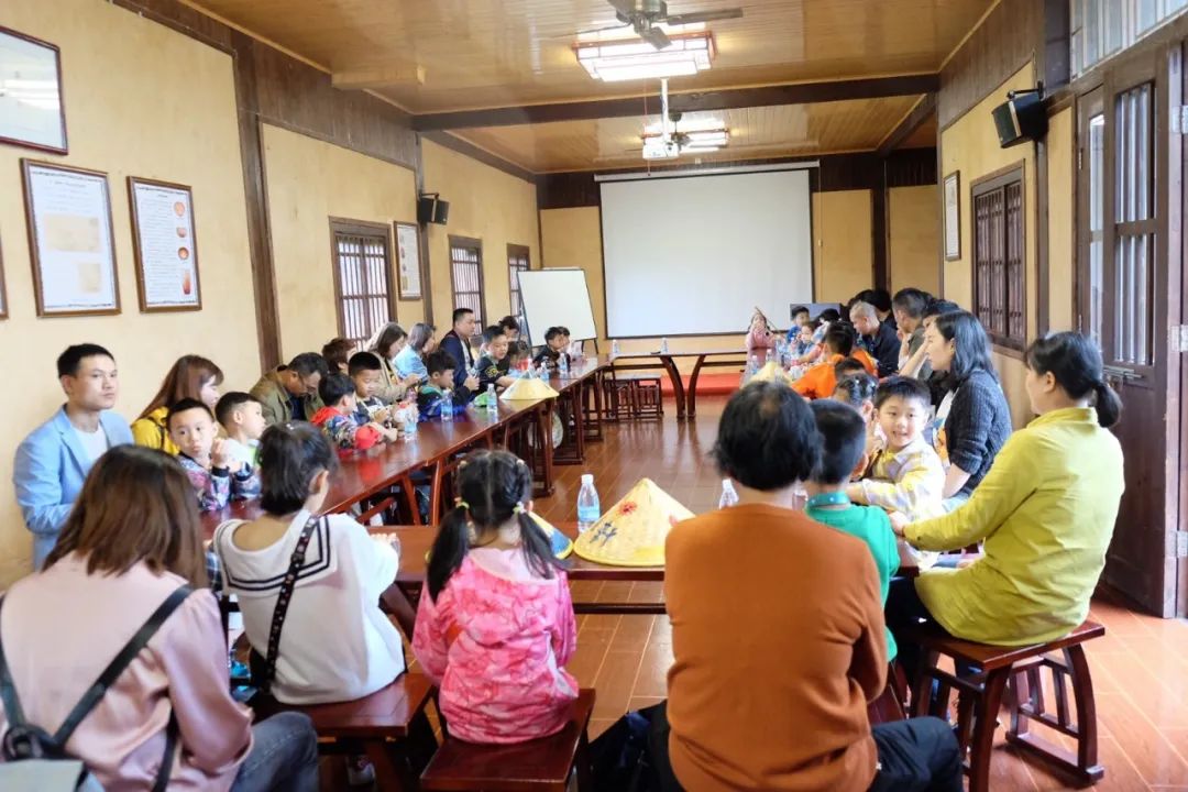 童年差别Young，，，，稻花香里亲子欢——恒峰g22智能组织开展六一亲子活动