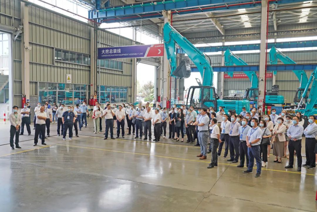 天下战略性新兴工业集群建设考察团调研恒峰g22智能