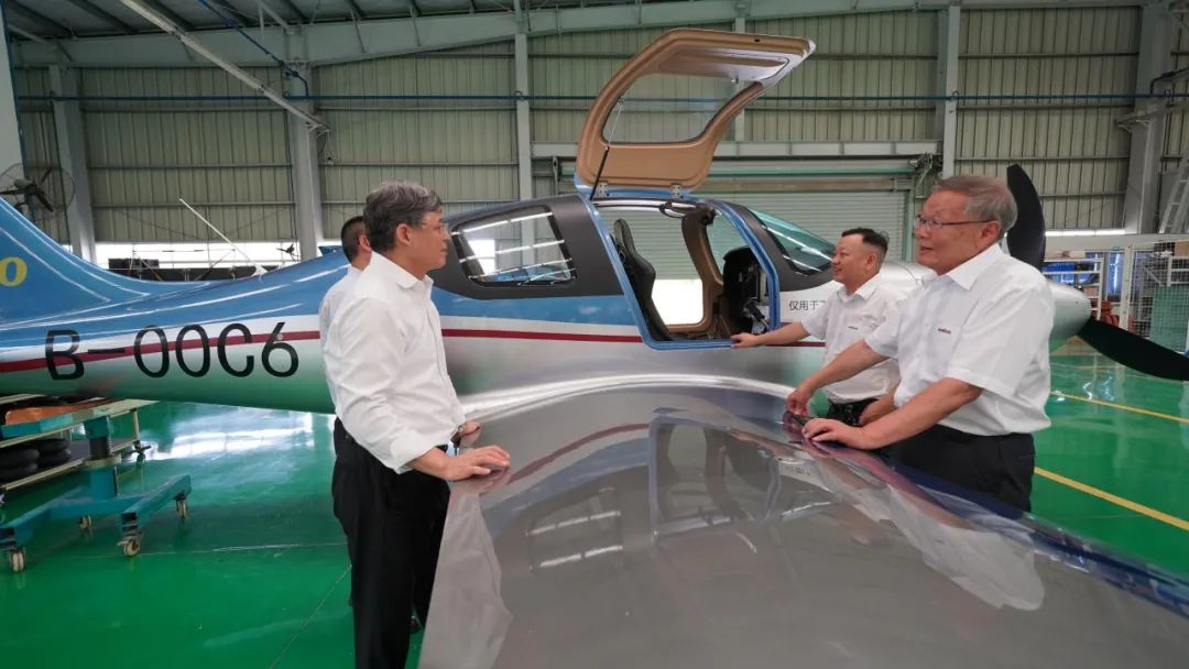 中国民用航空局总工程师殷时军率队考察调研恒峰g22科技