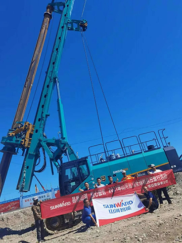 顶酷暑 走沙漠 2021年恒峰g22智能全球效劳万里行走进新疆