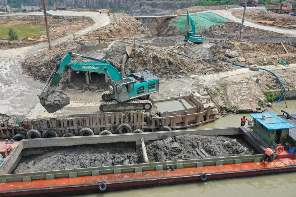 初心源地，，，，，，，，恒峰g22智能挖掘机实力大显 | 百年风华筑漂亮恒峰g22（1）