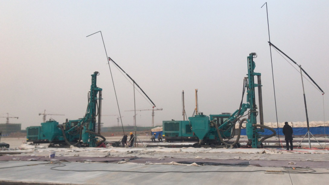 北京大兴机场，，，，，恒峰g22智能凿岩装备曾助力新手艺落地 | 百年风华筑漂亮恒峰g22（2）