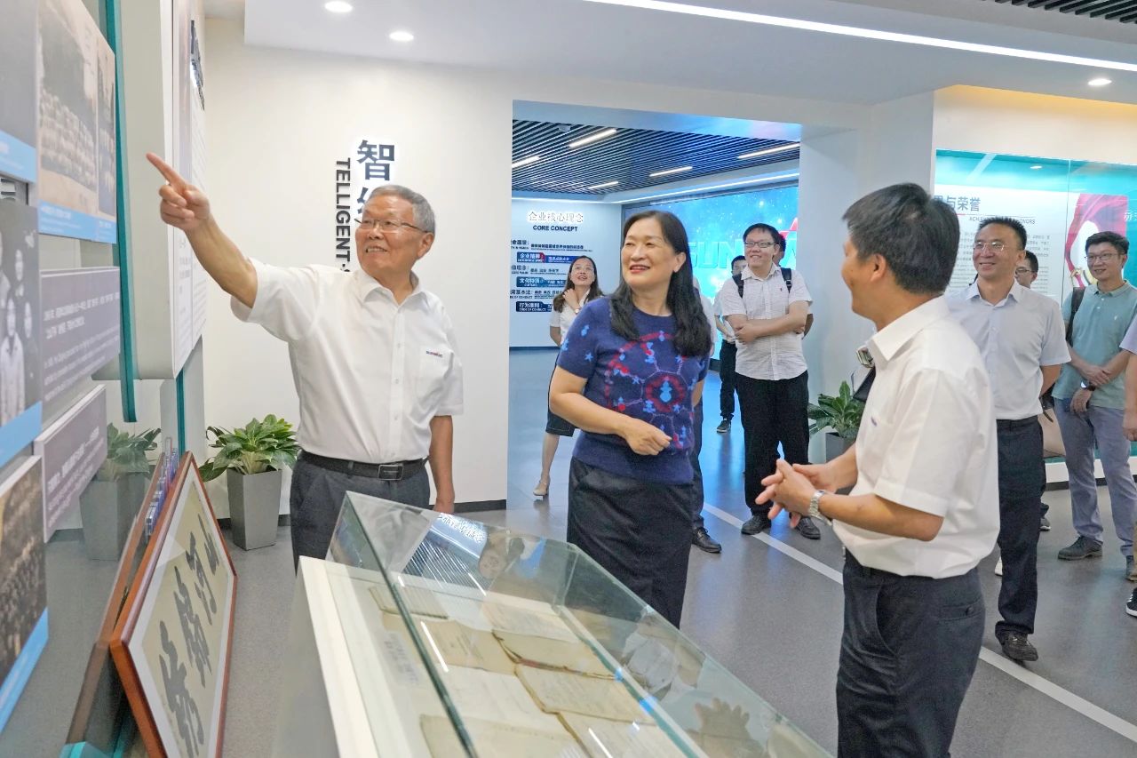 为立异创业精神点赞！中国工程院院士陈晓红一行到访恒峰g22智能