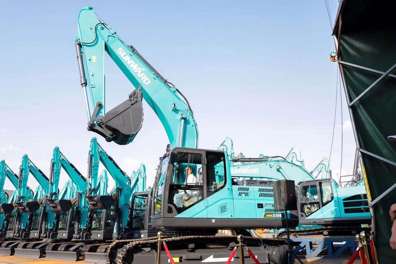 四大成套装备携手登。。。。『惴錱22智能立异效果展示会交出“亮眼答卷”