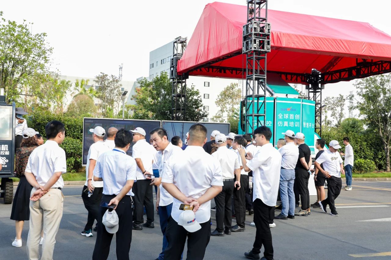 逛展超热闹！恒峰g22智能效果展示会高能名时势来袭