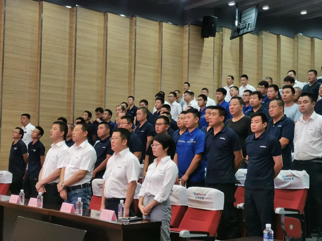 恒峰g22智能挖掘机事业部启动2021效劳手艺评定暨效劳万里行总结大会