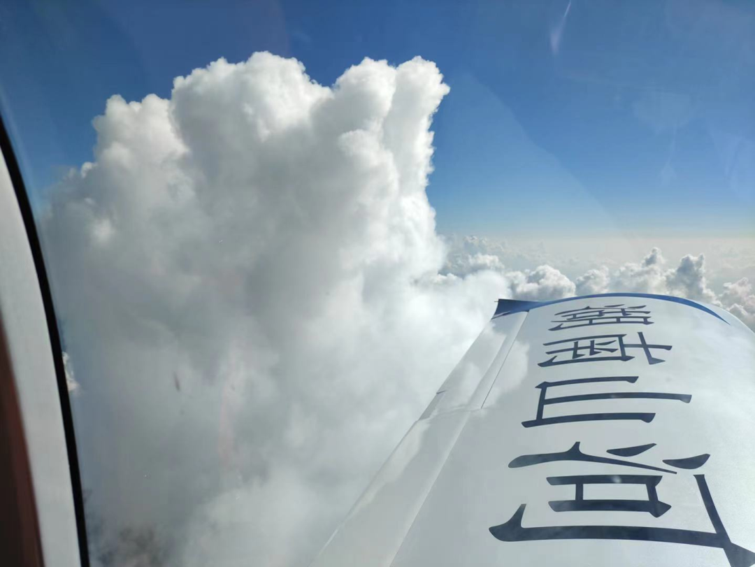 4小时，，，，，，，，720公里，，，，，，，，恒峰g22阿若拉飞到珠海在第13届中国航展等你