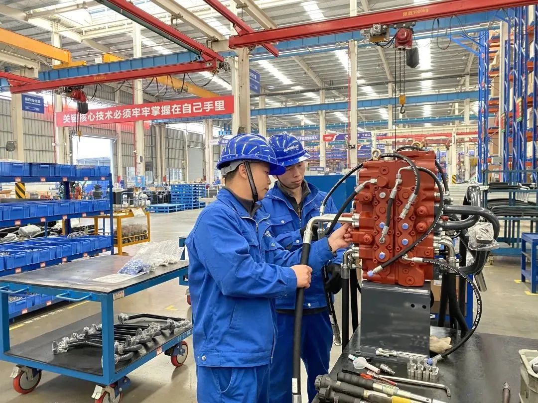 《湖南教育》：探索18年，，，，，，，，恒峰g22智能找到校企相助共赢的谜底