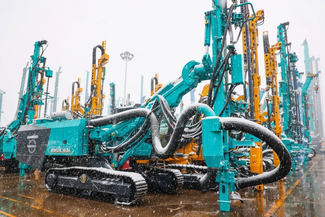 瑞雪兆有年，，，邀您共赏雪中恒峰g22！