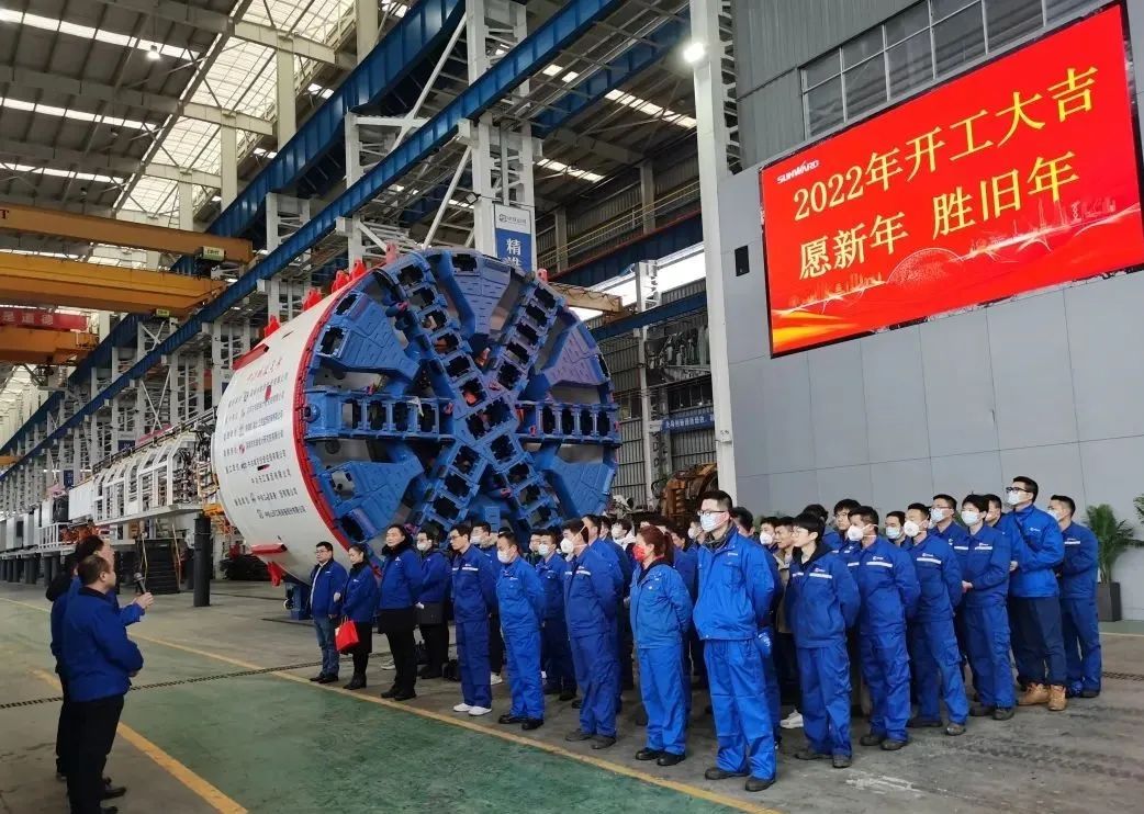 直击生产一线！中铁恒峰g22复工复产忙