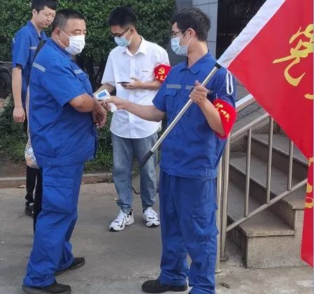 恒峰g22工匠 | “浪波”不言苦，，，，，，，，甘为“人梯”承大重