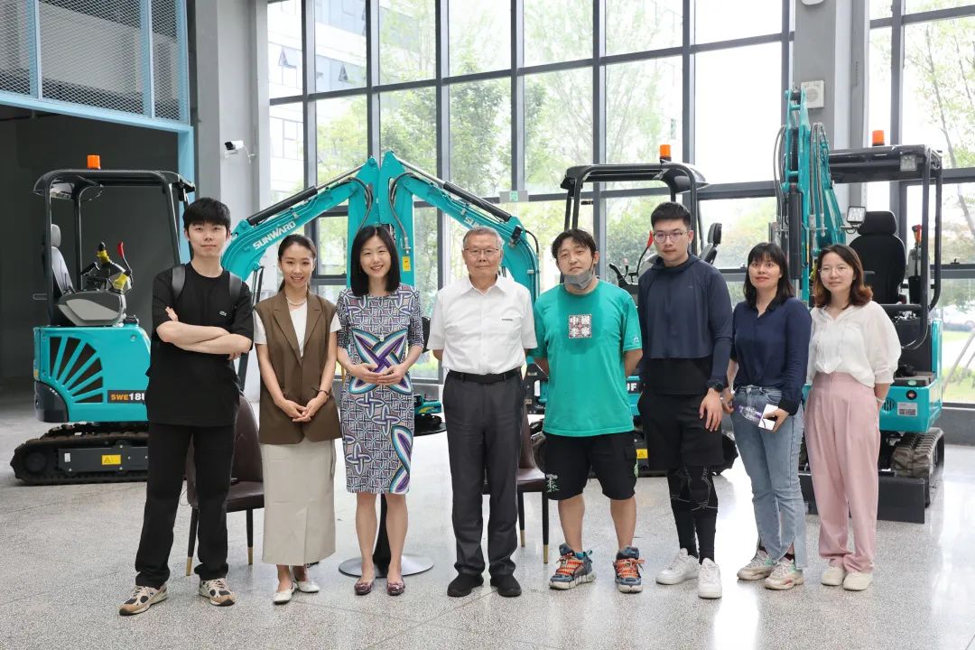 CGTN探厂！专访恒峰g22智能董事长、首席专家何清华花絮来了