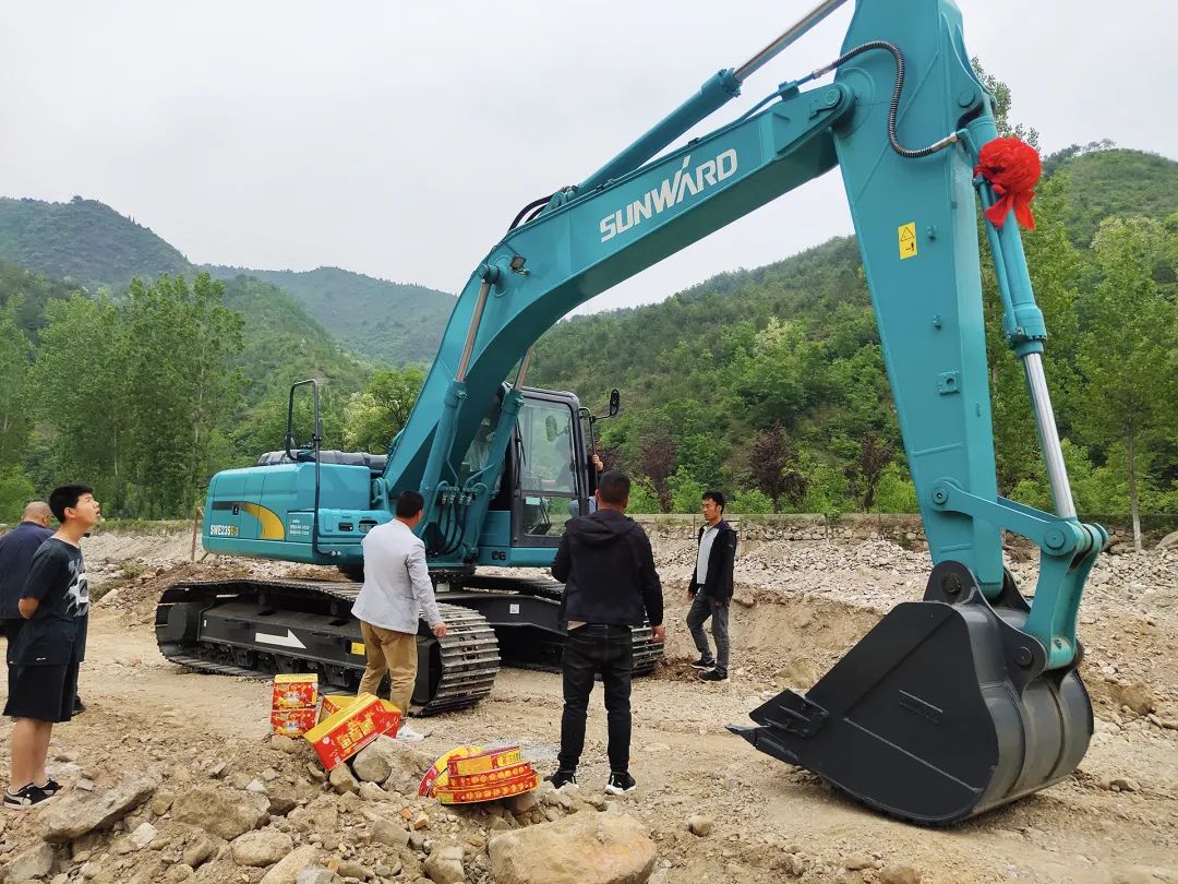 三员恒峰g22挖机“悍将”收服“铁粉”一枚，，，凭什么？？？？？？