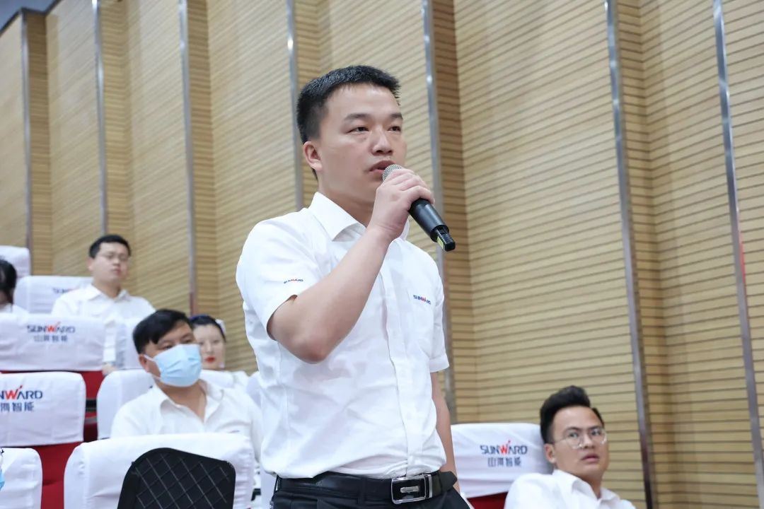 立异引领，，，智造未来！“2022院士专家长沙行”高端装备高质量生长钻研会盛大举行