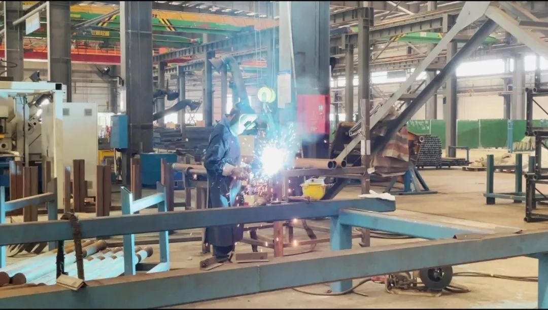 图集 | 战高温，，，，，迎“烤”验！恒峰g22人在行动