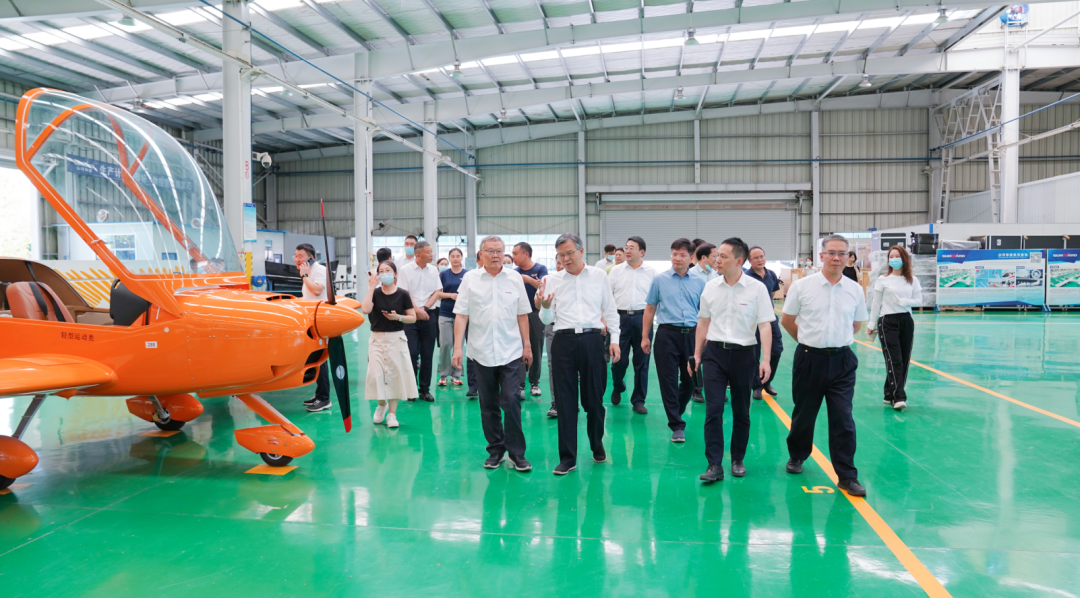 湖南省委常委、常务副省长李殿勋一行考察调研恒峰g22科技