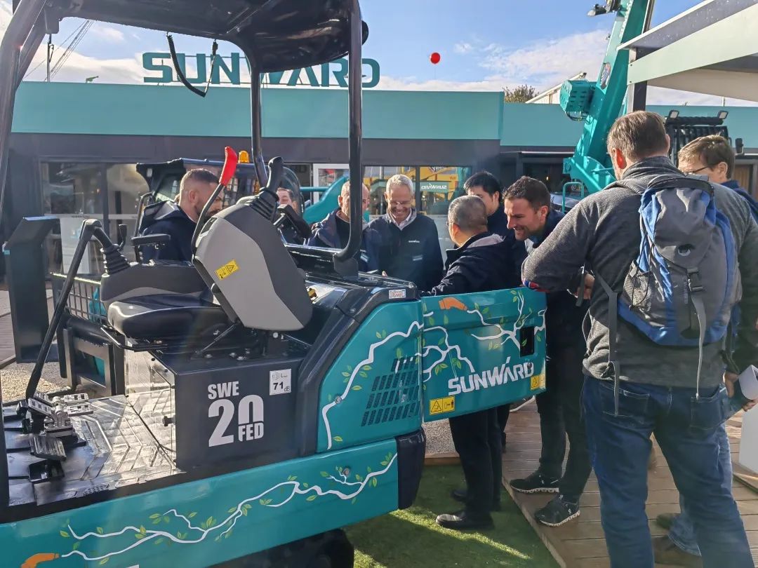 Bauma 2022 | 一连加码欧洲高端市场，，，，，，，“恒峰g22绿”闪灼德国慕尼黑