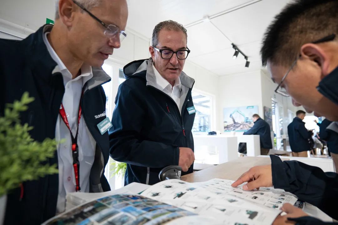 Bauma 2022 | 一连加码欧洲高端市场，，，，，，，“恒峰g22绿”闪灼德国慕尼黑