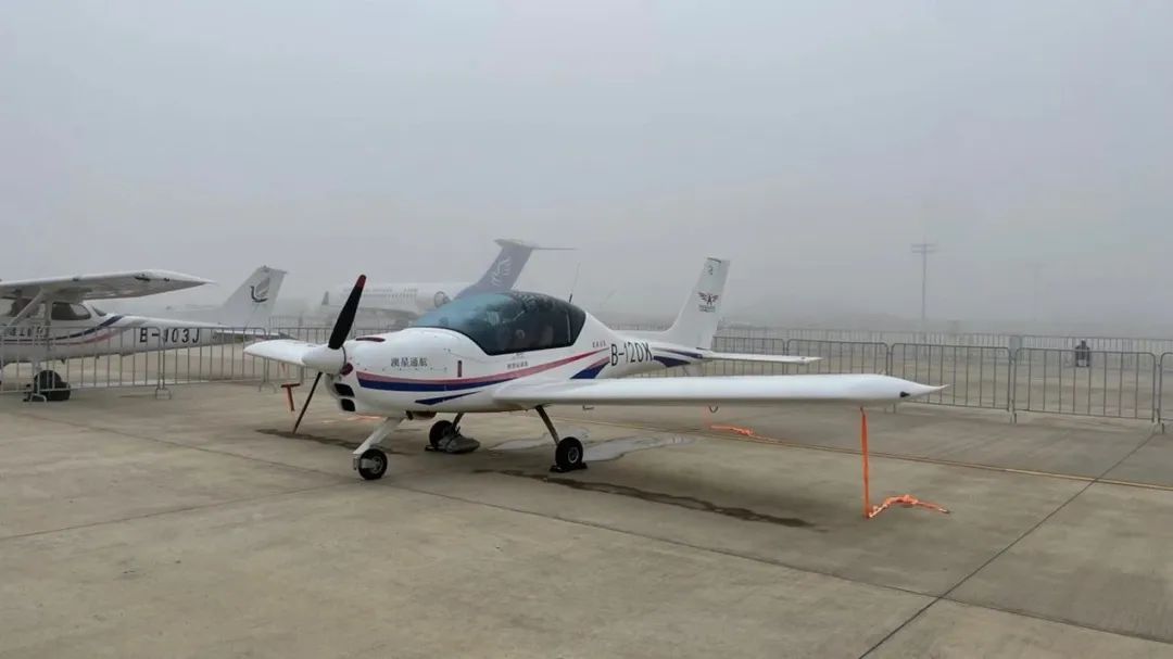 逆势翱翔！恒峰g22航空携手相助同伴亮相2022南昌航行大会