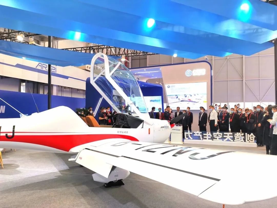 逆势翱翔！恒峰g22航空携手相助同伴亮相2022南昌航行大会