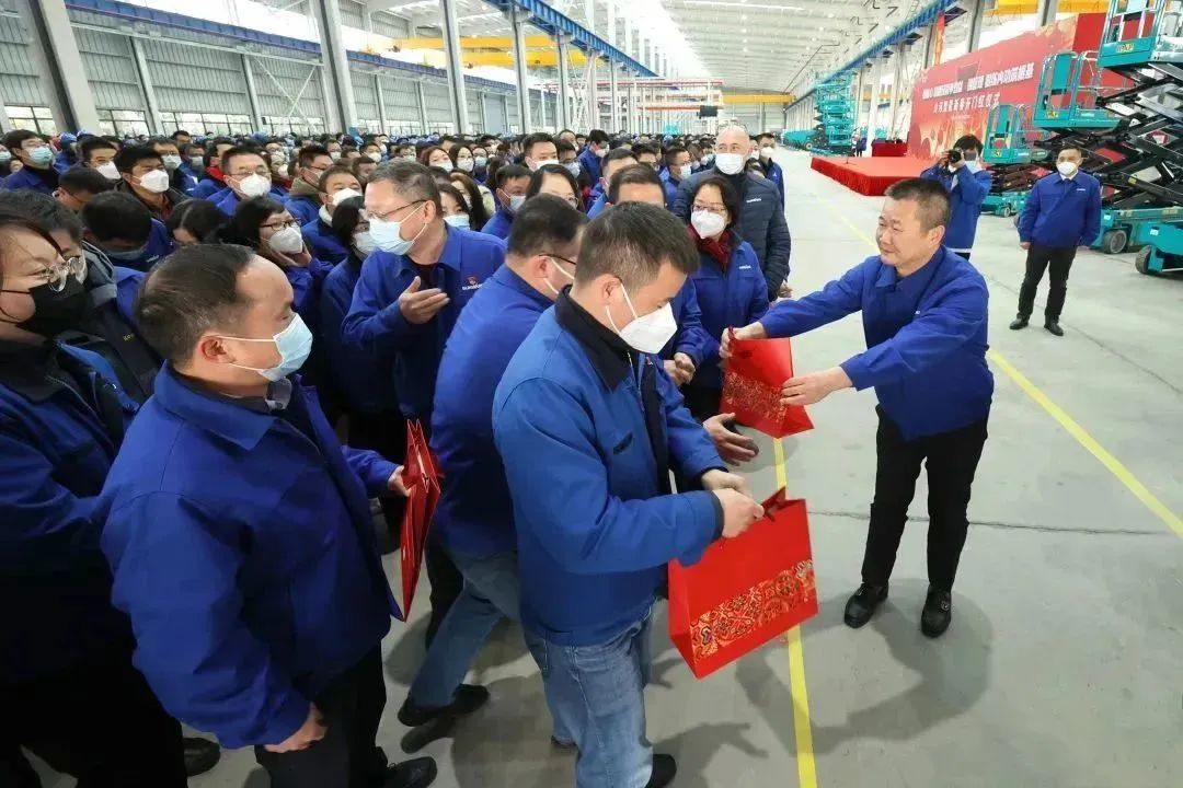 莫道君行早，，，，更有早行人！恒峰g22智能癸卯兔年开工大吉