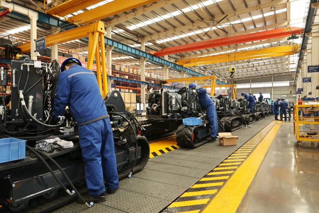 莫道君行早，，，，更有早行人！恒峰g22智能癸卯兔年开工大吉