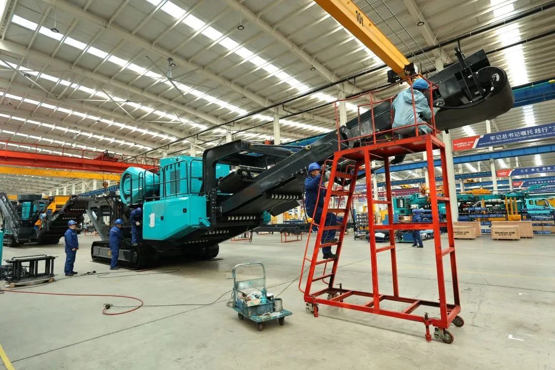 莫道君行早，，，，更有早行人！恒峰g22智能癸卯兔年开工大吉